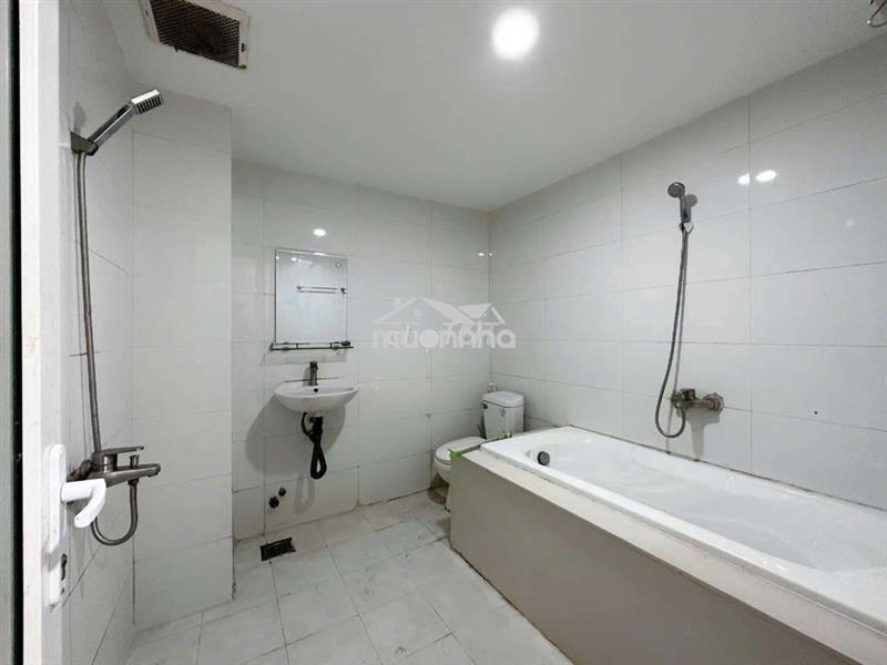 Phòng 50m2 ban công - lê đức thọ  - tách bếp - free xe - giá 7tr