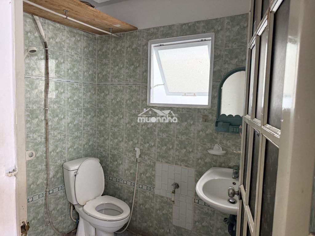 Cho thuê rẻ căn hộ dịch vụ ngay cầu lê văn sỹ quận 3 - 3