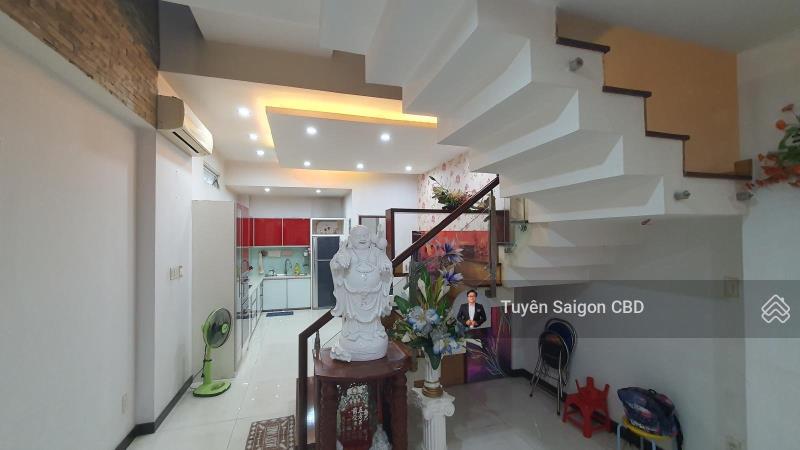 Nhà ngay trung tâm ub quận, kd phụ kiện, 4pn, 4wc, 62.3m2 hxh tránh nguyễn tri phương, q10, 17 tỷ