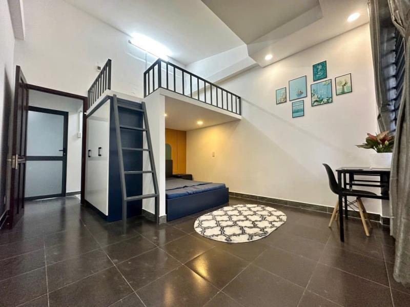 Căn hộ có gác cực to ban công thang máy 50m2 gần cv chu văn an emart pvt vincom plaza nguyễn xí - 2