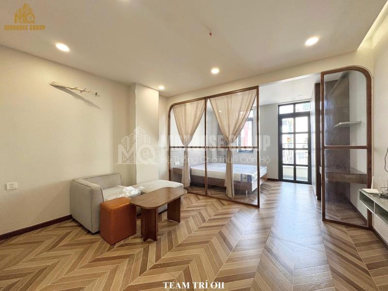 Cho thuê 1pn ban công 40m2 new 100% có thang máy ngay ngã tư hàng xanh - cầu thị nghè - thảo cầm viên sg