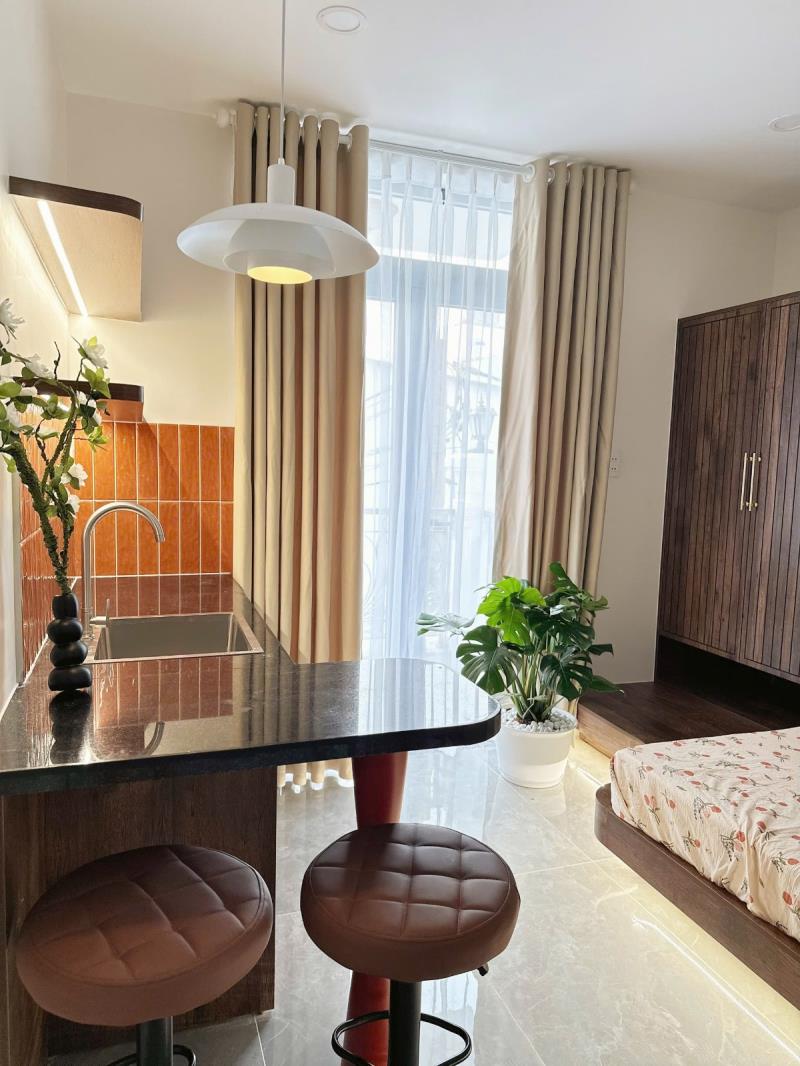 Thuê ngay căn hộ ban công thiết kế hiện đại - ban công view chill ngay sát q1 an ninh cao - 2