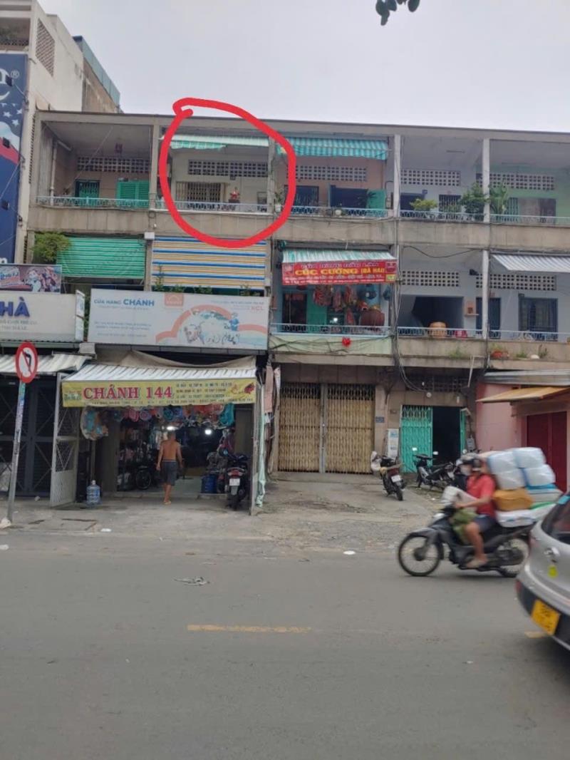 Bán chung cu tập thể lầu 2 số 144 ngô nhân tịnh - phường 13-quận 5-tphcm. diện tích: 82m² (4m x 20,5m), dtsd 120m2 có tầng lửng.