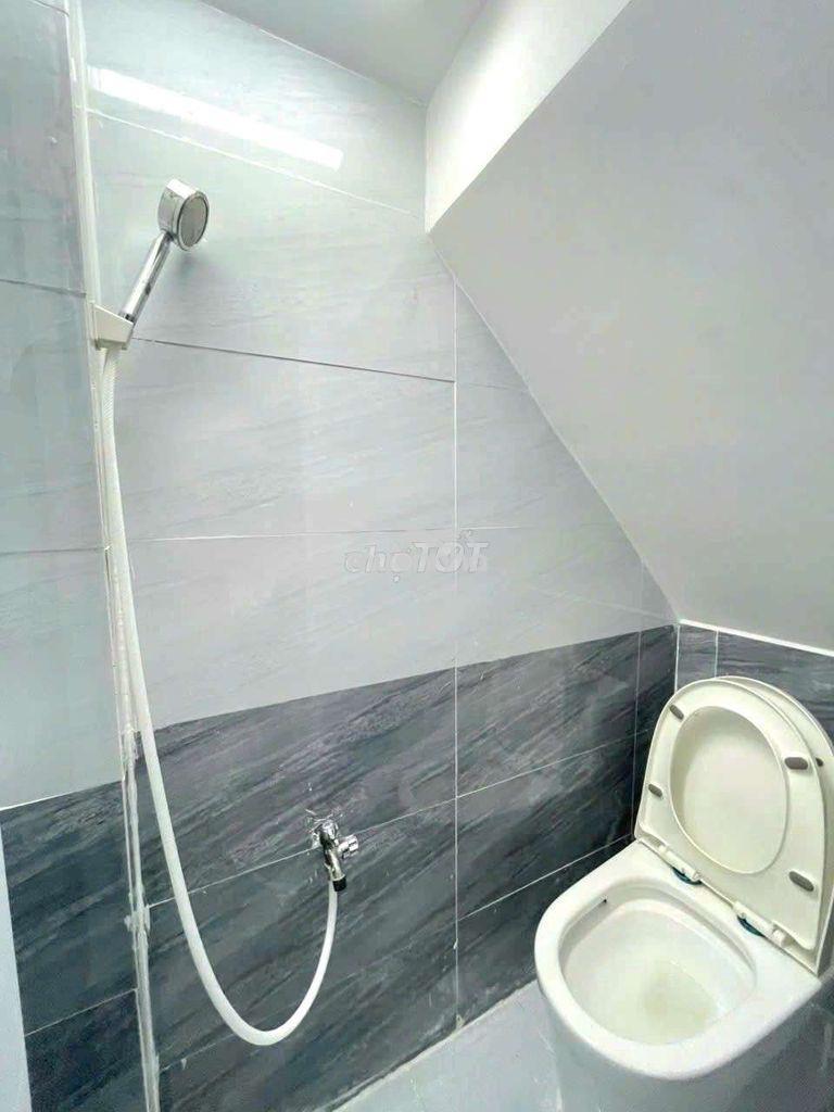 Cho thuê nhà nguyên căn hẻm bến vân đồn, quận 4 - Ảnh 4