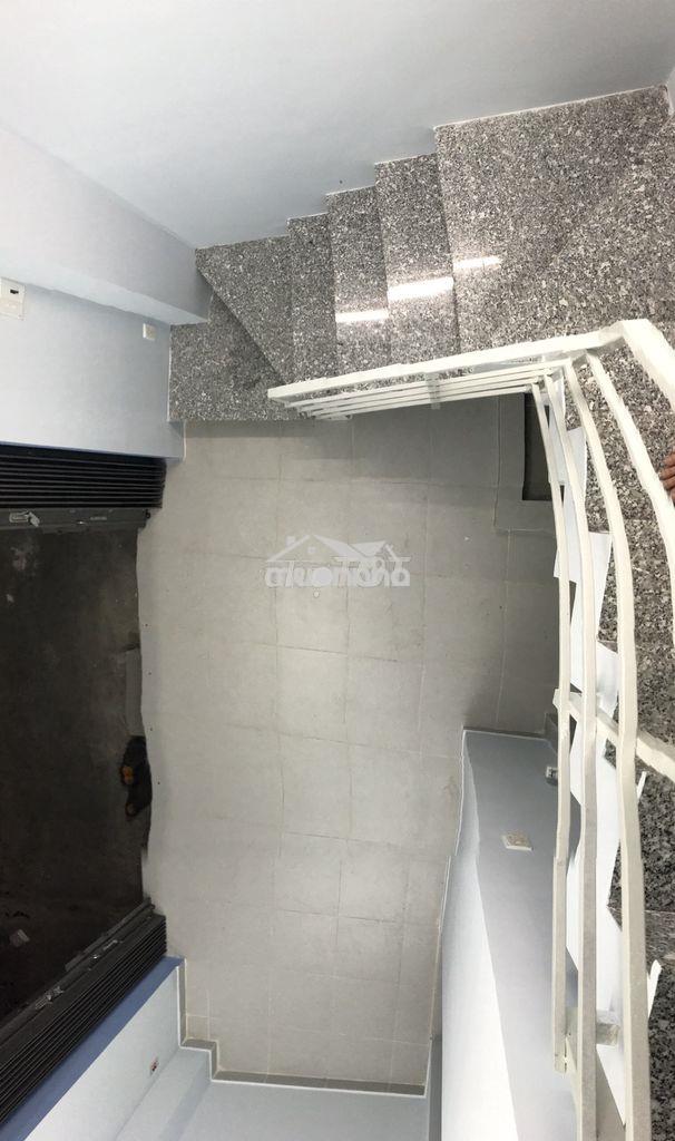 Nhà nhỏ nguyên căn cho thuê gần cầu chữ y - 2