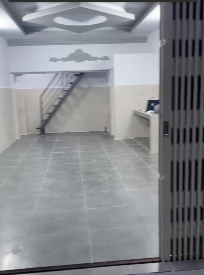 Cho thuê căn 1 trệt 1 lầu, mỗi sàn 40m2, sân rộng, ra vào vân tay, quận 7 kế sunrise city