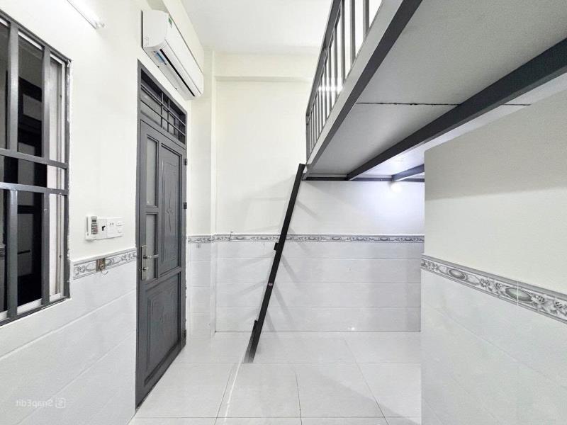 Phòng trọ có gác, thang máy có máy lạnh gần đh công thương - Ảnh 3