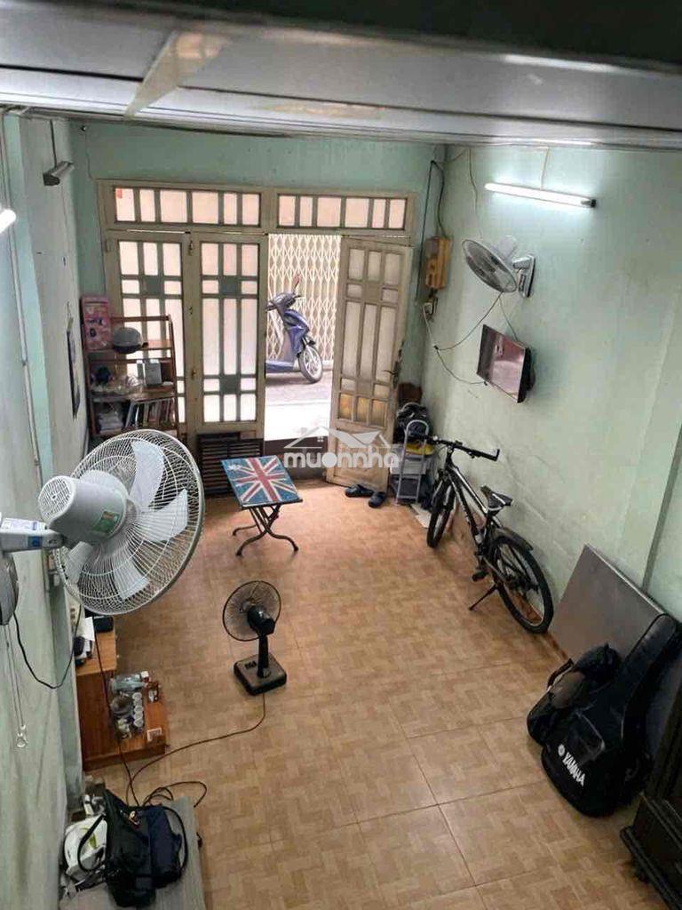 Bán nhà quận 4 - xóm chiếu