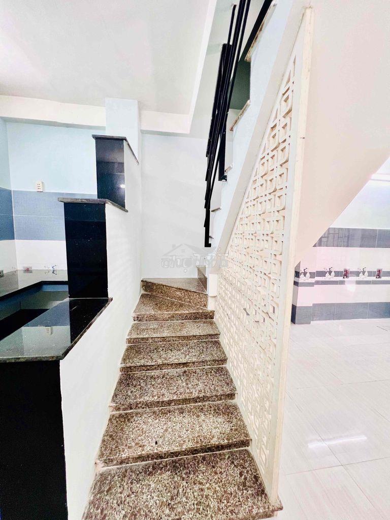 Nhà nguyên căn cho thuê - 2 p. ngủ, 2 toilet. đường lê văn thọ,  gv - 4