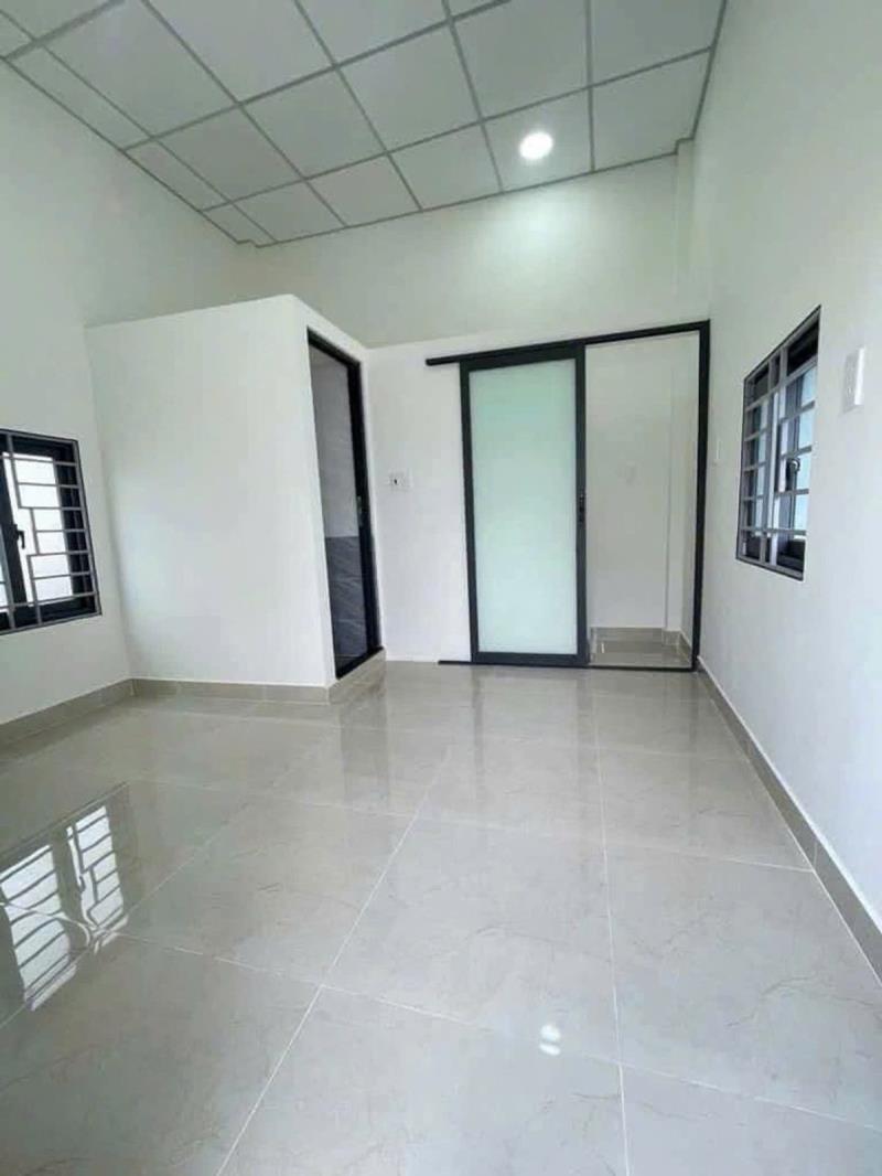 Bán nhà lô góc 2 mặt tiền gần tô ngọc vân - 2 tầng - hẻm ô tô 5m - dưới 3 tỷ - Ảnh 2