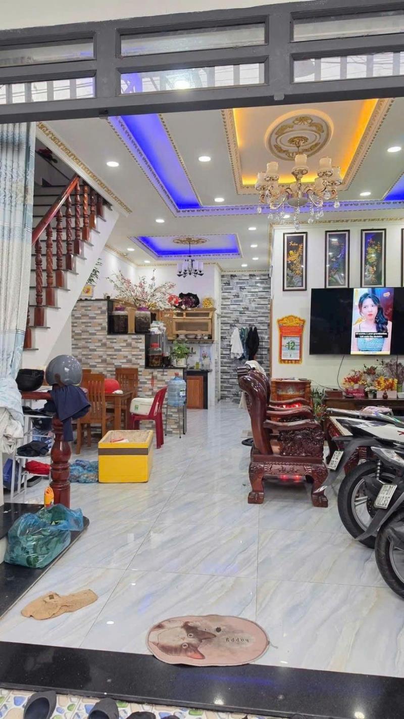 Bán nhà dĩ an hoàn công hiếm trong phân khúc - 67m2  2 tầng 3pn 2wc