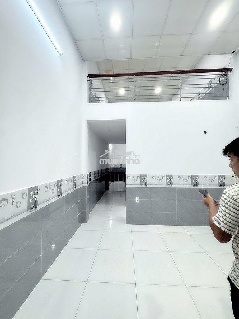 Cần bán nhà ngay chợ, đường bùi văn ngữ - 2