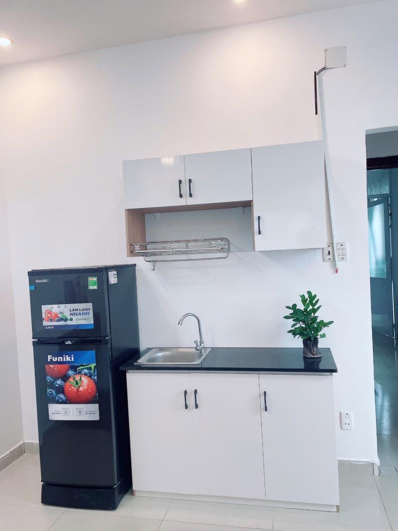 Trống sẵn căn hộ ban công 35m2 full nội thất có máy giặt riêng hẻm ô tô khu an ninh thuận tiện di chuyển quận 1,3 - Ảnh 2