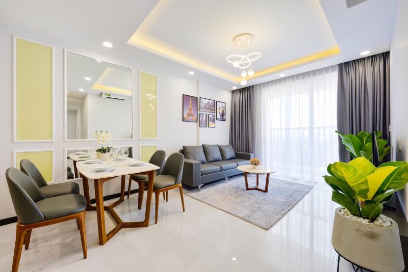 Cho thuê gấp căn hộ hùng vương plaza (có suất ô tô), dt: 130m² (3pn - 3wc), nội thất cao cấp - Ảnh 2