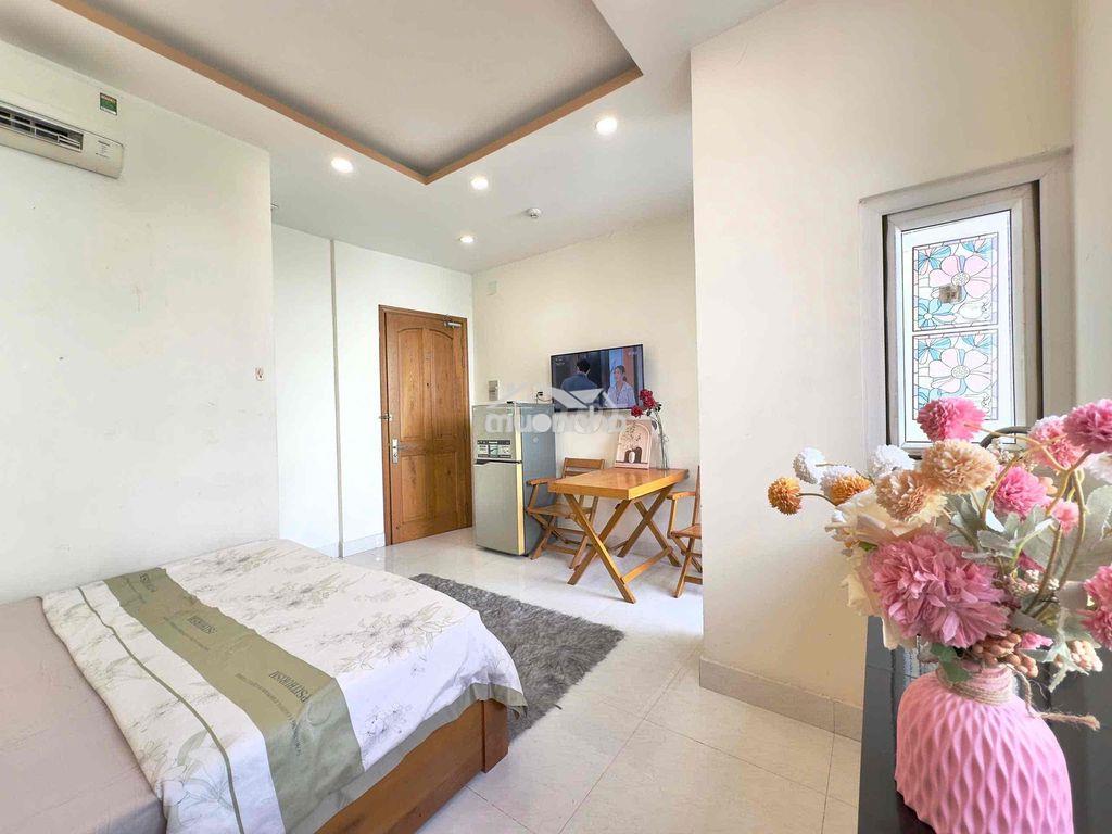Căn hộ ban công full tiện nghi đ. lê văn sỹ q3 - hẻm ô tô, thang máy - Ảnh 3