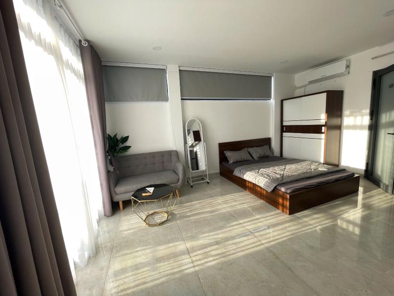 Phòng ban công_thang máy_full nt_gần phú nhuận, chợ bà chiểu, khu hàng xanh.