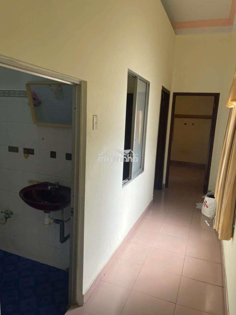 Cho thuê nhà mặt tiền nội bộ khu tô hiệu. 4pn, 2wc - Ảnh 3