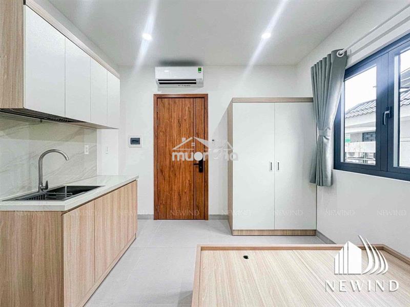 Studio cửa sổ trời ngay vivo