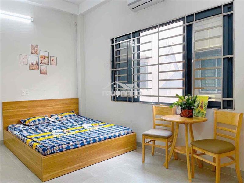 Studio cửa sổ thang máy giáp võ văn kiệt ở được 3-4 người