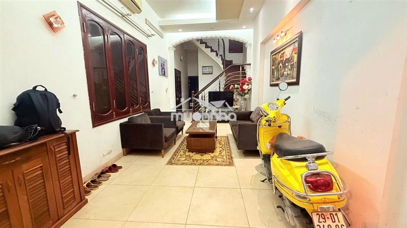 Cho thuê nhà phân lô ô tô tránh ở gần phố võ thị sáu dt 55m x 4t