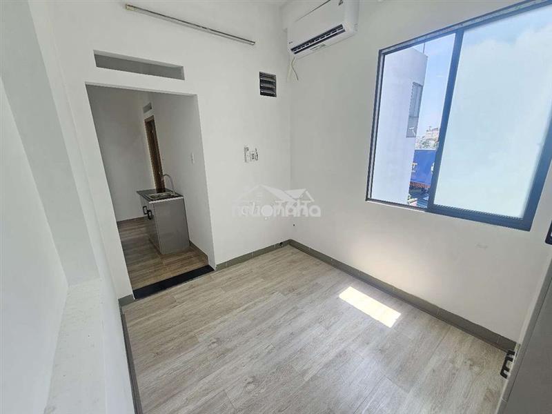 Phòng có cửa sổ, giờ giấc tự do ngay gẫn ngã tư phú nhuận