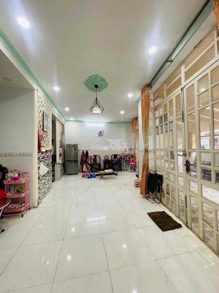 Nhà tỉnh lộ 10 ngay tên lửa - ngang lớn 7,2m - giá 5,3 tỷ - Ảnh 4