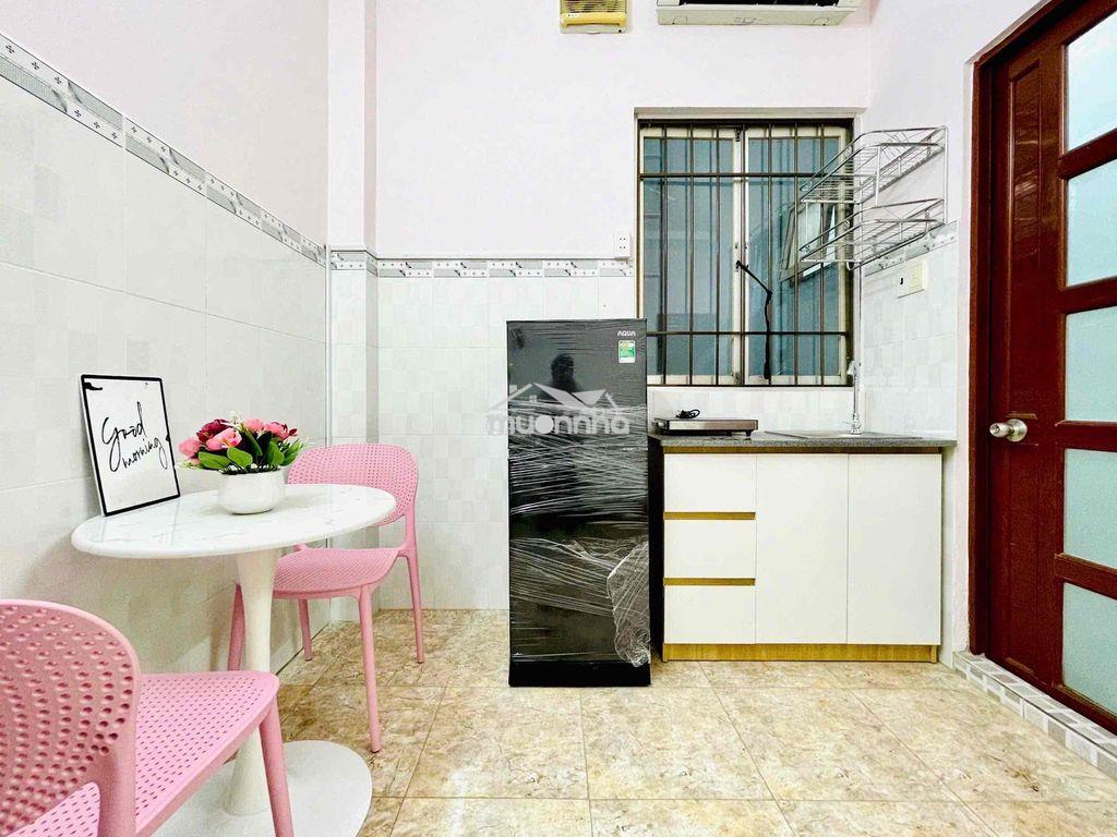 Studio full nội thất có cửa sổ trời thoáng - Ảnh 3