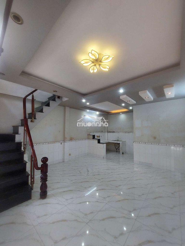 Cho thuê nhà đường phạm hùng c4 dt.5m5×8m } 1 lầu 2phòng 2toilet hẽm4m - Ảnh 2