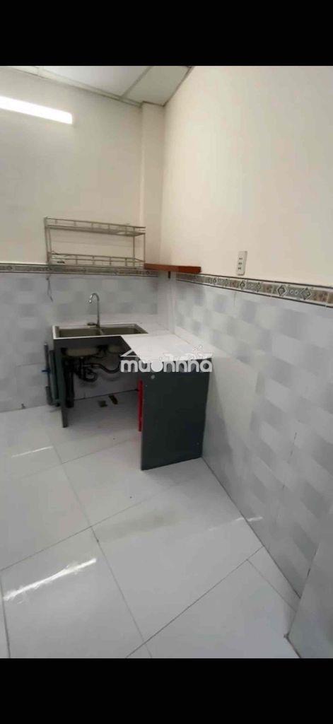 Cho thuê phòng trọ tầng triệt có lối đi riêng dt 25m có vs biếp máy l - 3