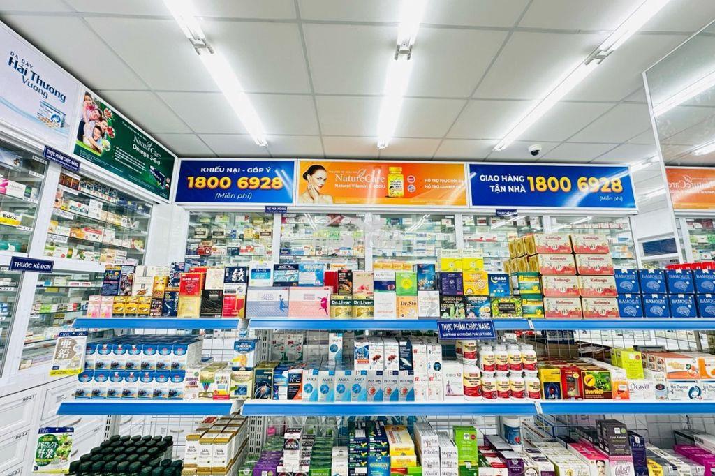 Cho thuê nhà mt đường 3/2, p10, quận 10. dt: 10x30m. trệt 3 lầu - Ảnh 3
