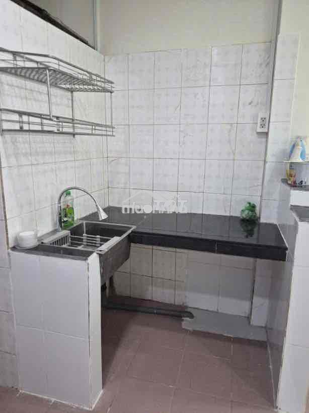 Nhà 2 phòng ngủ 3x8 cách mạng tháng 8. hẻm rộng - Ảnh 4