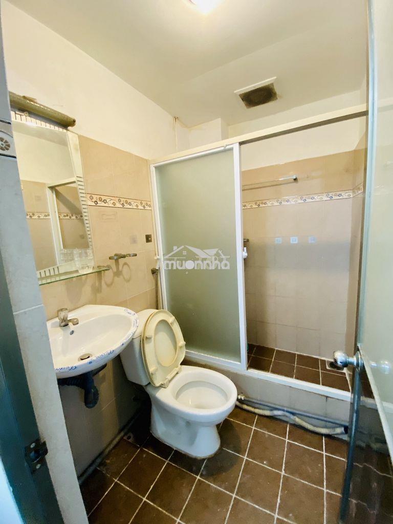 Phòng chdv ban công 30m2 full nội thất ph. nguyễn thái bình q1 - 4