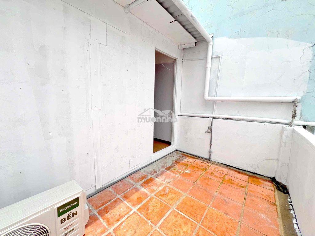 Phòng ban công 27m2 - full nội thất , gần ga t3 , hoàng hoa thám - Ảnh 4