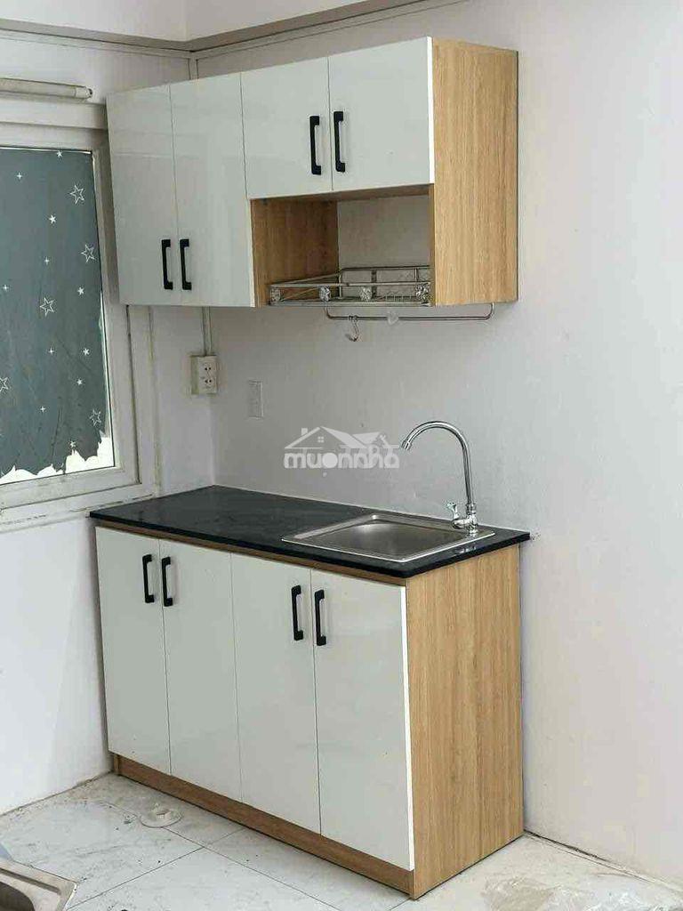 Mình chủ đi mỹ nên share phòng 98f lê lai bến thành q.1 nt giá 5,4tr ạ