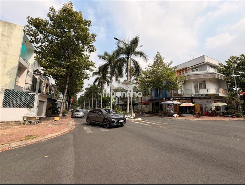 Bán lỗ nhà 3 tầng ngay mt đường số 12 kdc hiệp thành 3 - thủ dầu một