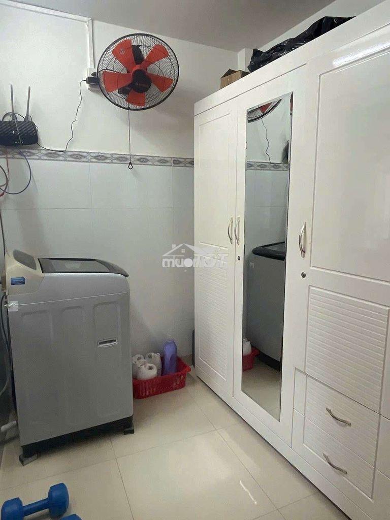 ♥️♥️ Bán nhà sau lưng căn mặt tiền đường huỳnh mẫn đạt p2q5
- 2