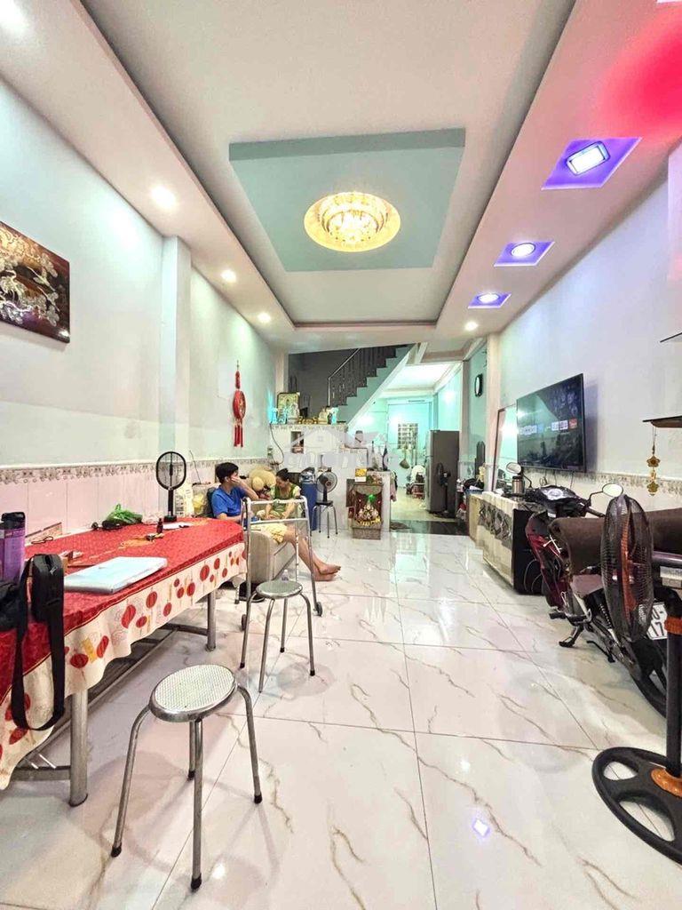 Ngay chợ lê đình cẩn bình tân, 70m2(4x17.5), 2 tầng,hẻm xe hơi,