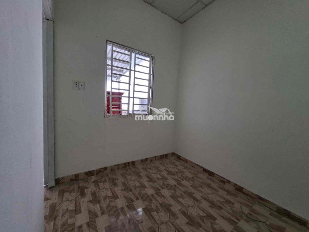 Cho thuê căn 2 phòng ngủ + 2 wc có sân thượng riêng – giá 4,5 triệu - 4