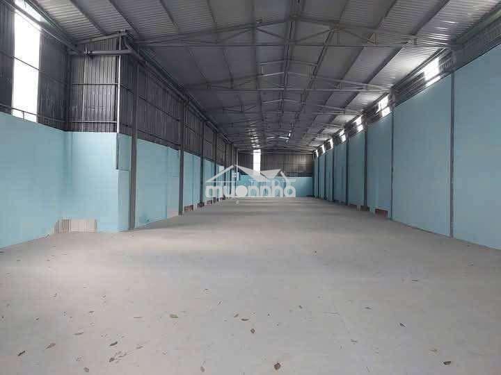 Cho thuê 550m2 xưởng bình chuẩn có trang bị pccc vách tường giá 25 tr