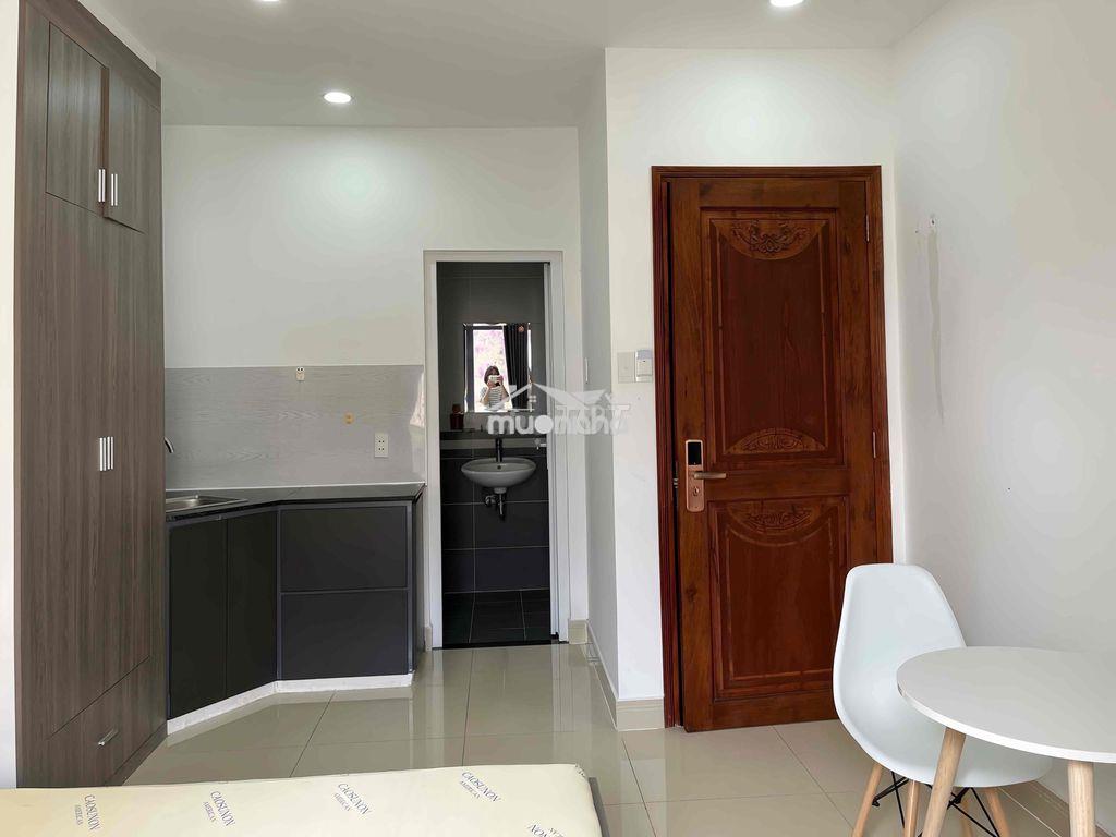 Trống sẵn căn hộ 35m2 ban công mới ngay hoàng hoa thám gần chợ cây qéo - 4