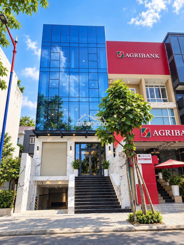 Toà nhà văn phòng gần vòng xoay trần não lương định của quận 2