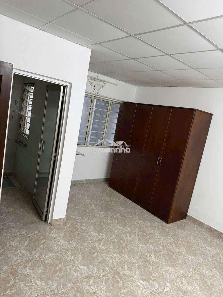 Cho thuê nhà 3pn 4wc ngay chân cầu bình triệu, giá chỉ 10 triệu - 4