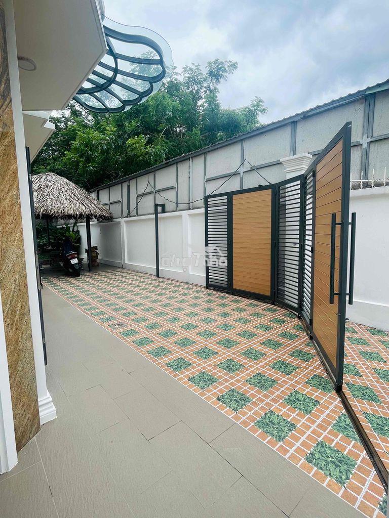 Bán biệt thự phố 215m2 6pn sân vườn hẻm 688 lê đức thọ giá 17.5tỷ - 2