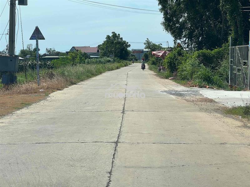 1000m2 hàm minh giá 450triệu (gần taku-bưng thị sungroup)