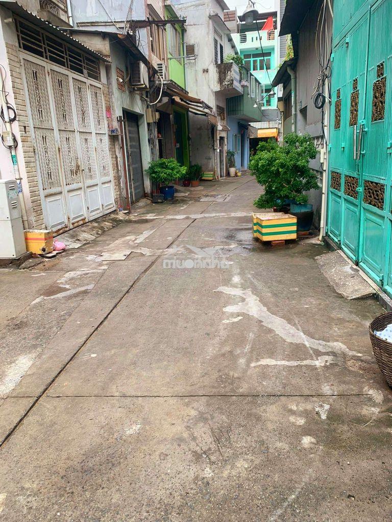 Cho thuê thuê nhà dt: 4,5x15m 2 lầu 3pn 3wc giá tốt