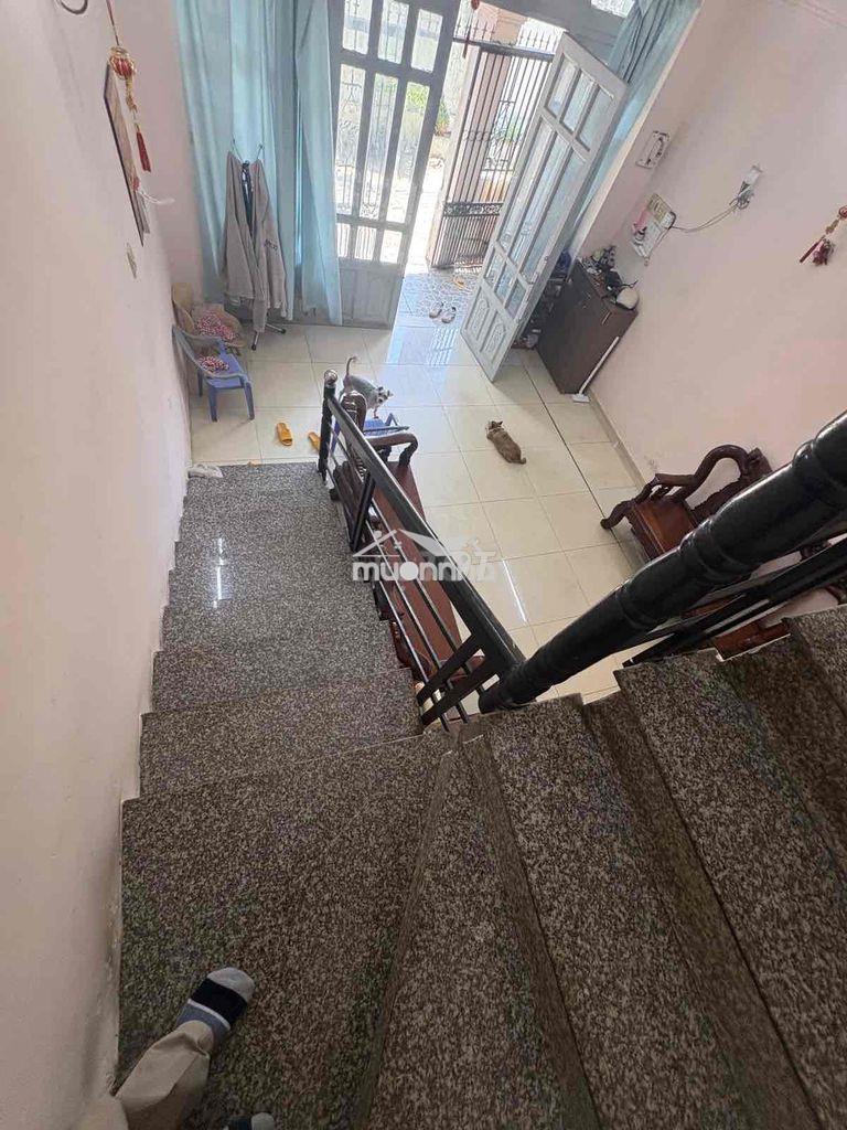 Chủ gấp bán nhà 2 tầng sát đỗ xuân hợp - dt 47m2 giá chỉ 4.02 tỷ