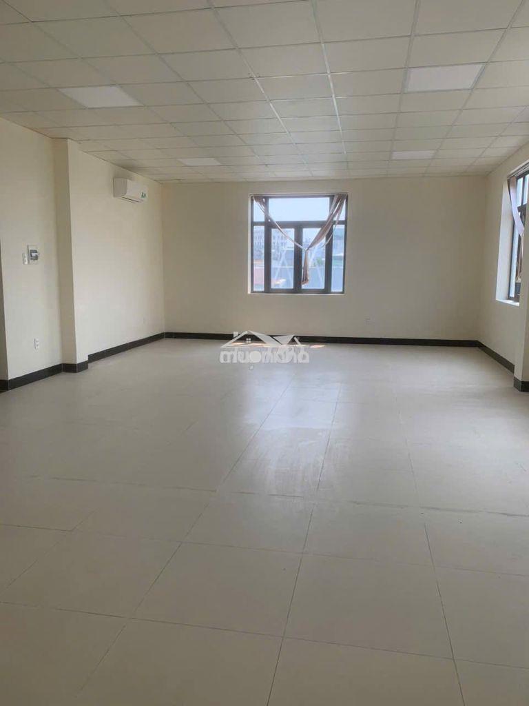 Cho thuê văn phòng tầng 1,4,5 diện tích sàn 350m2 - 3
