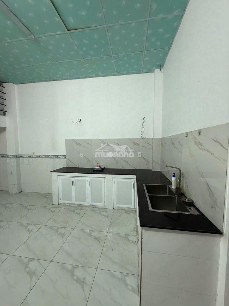Nhà mặt đường kinh doanh đông đúng - nhà đẹp 1 lầu 2 phòng - Ảnh 4