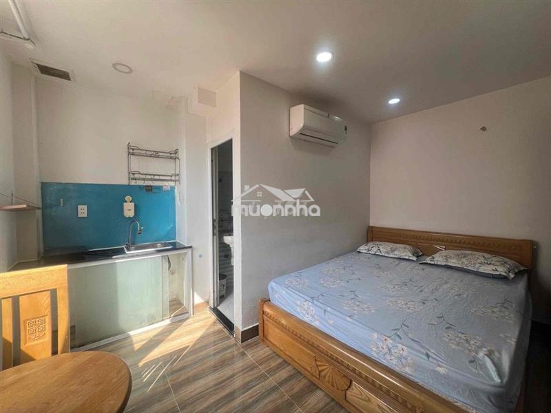 Cho thuê studio cửa sổ trời full nội thất ngay trung tâm quận 3