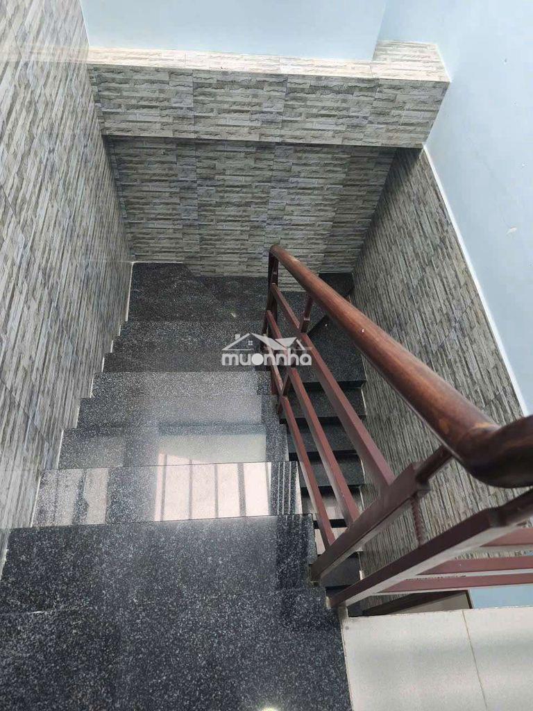 Cho thuê nhà nguyên căn 4 phòng đường lê văn lương - 2